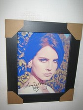 Lana Del Rey ; signed
