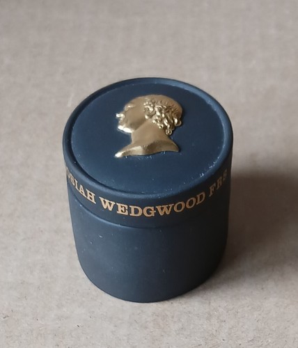 Wedgwood black gilded basalt - wedgwood,
