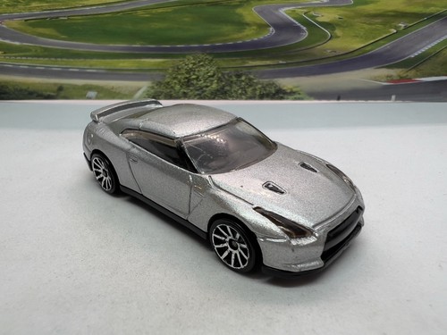 Hot wheels nissan - hot,