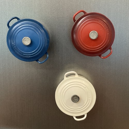 Creuset round fridge magnet - fridge,