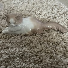 Vintage Nao Persian Cat Figurine - Lying Down  #232