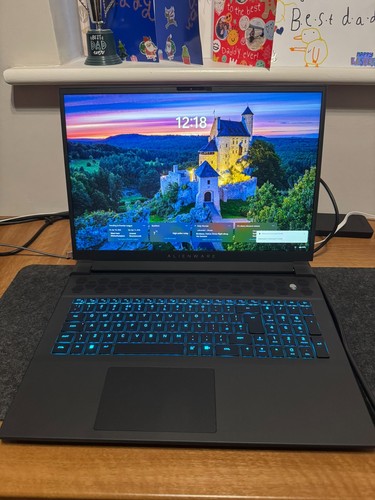 Alienware m18 165hz - alienware, 18"