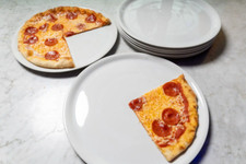 Saturnia White Porcelain Pizza