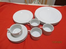 16 piece white. porcelain dinner service. New Other