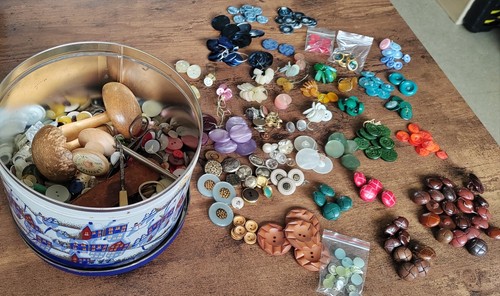 Vintage haberdashery tin - tin, job