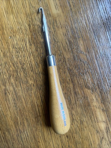 Lovely wooden handled latch - handled,