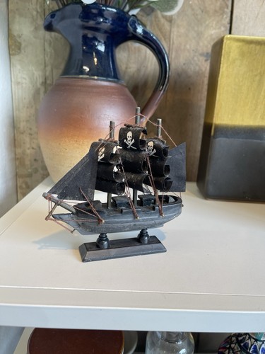 Miniature wooden black pearl - miniature,