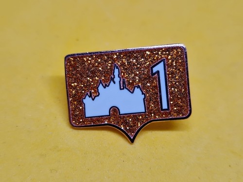 Pin badge disneyland - pin, castle