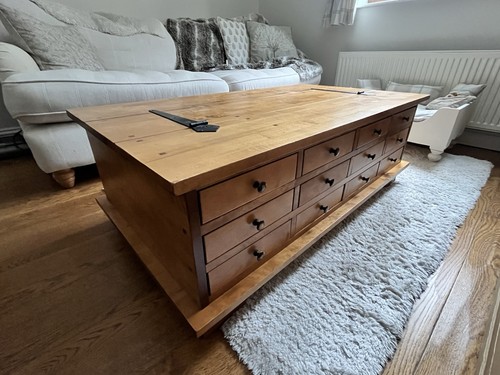 Laura ashley garrat - ashley,