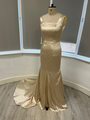 Size couture satin - size, 6