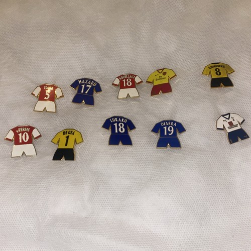 Football pin badges job - , lot