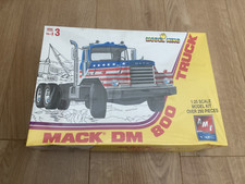 W279 AMT / ERTL Model Kit - Mack DM 800 Truck - 1/25 - Sealed