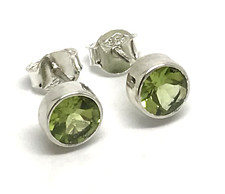 Peridot stud earrings solid