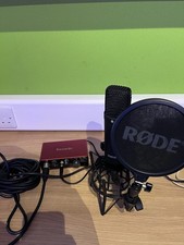 Rode NT1 Signature Series Studio Condenser Microphone And Audio interface