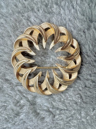 1950s crown trifari - 1950s, brooch