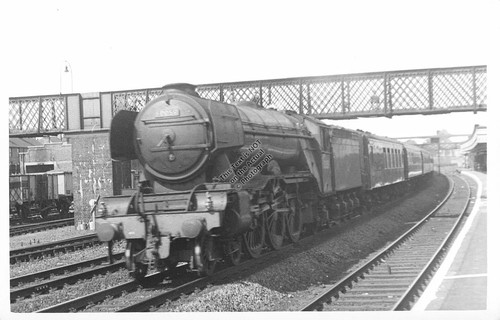 1962 hatfield train station - hatfield,