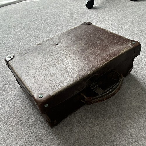 True vintage brown hard case - hard,