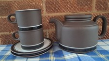 Hornsea Contrast Teapot and 2