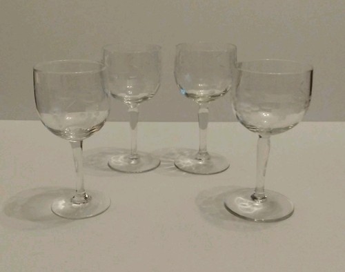 Set crystal goblet shaped - of,