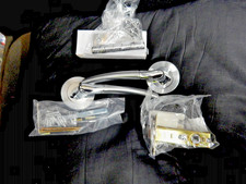 Howdens Newington chrome Lever