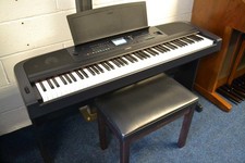 Yamaha DGX-670 Piano, L300