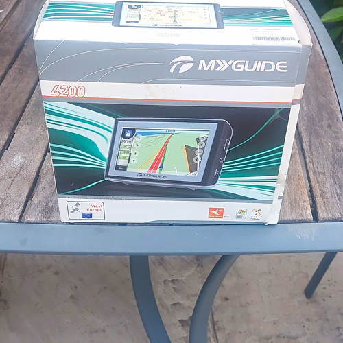 Myguide 4200 sat nav system - sat,