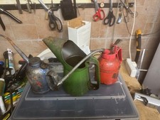 vintage oil cans (3)