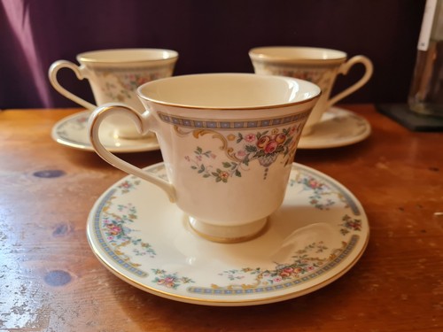 Cups saucers royal - cups,