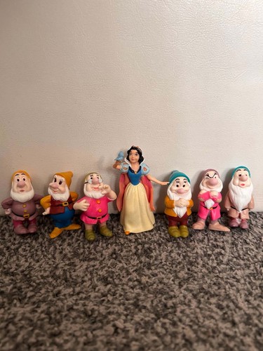 Vintage 1990 disney snow - snow, white