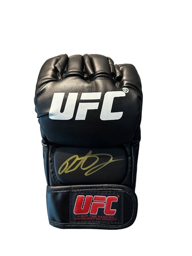 Demetrious johnson signed ufc - johnson,