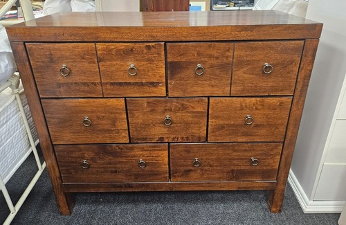 Willis gambier chest - &,