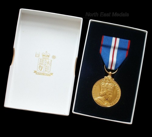 Eiir 1952 2002 queen golden - queen's,