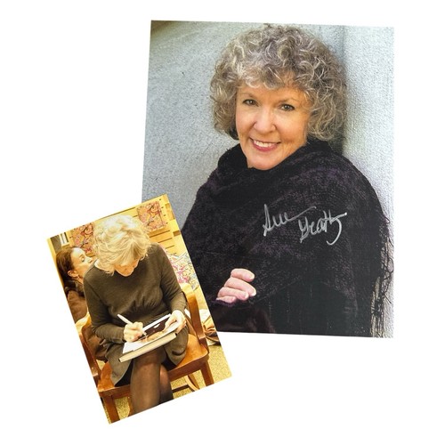 Sue grafton autograph 8x10 - grafton,