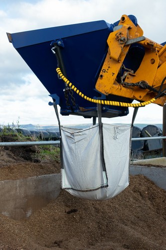 New telehandler bag filling