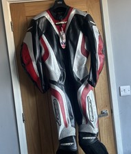 Bnwt scott leathers piece - scott, 1