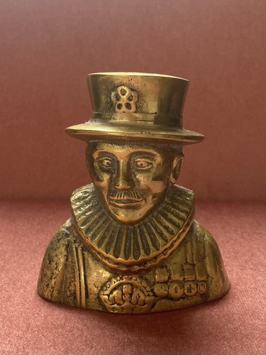 Vintage solid brass beefeater - vintage,