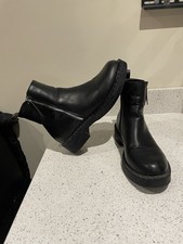 Schuh Women’s Chelsea Black Boots Size 7 Chunky Boots