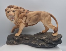 Beswick "Lion on Rock" no. 2554A golden brown - satin matt - Connoisseur Series