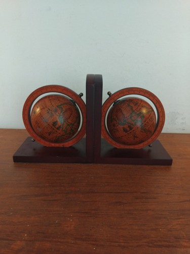 Pair wooden old world - pair,