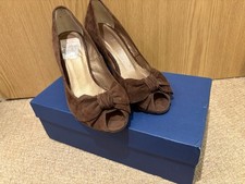 Brown Suede Shoes Size 4 Court
