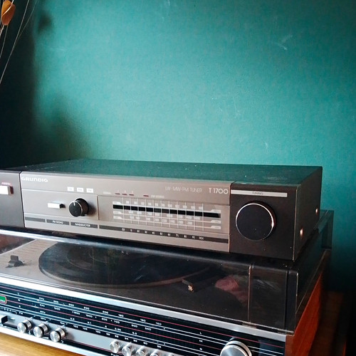 Grundig 1700 analogue fm - t,