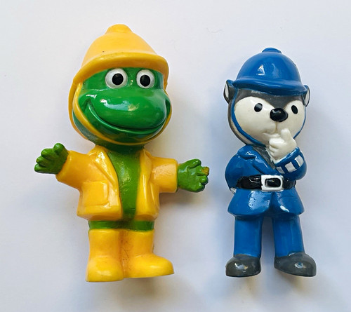 Vintage acorn green figures - vintage,