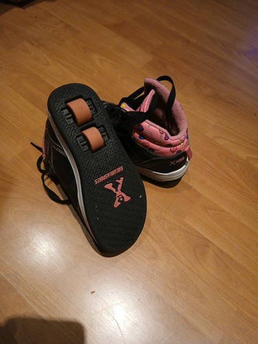 Side walk sports heelys lane - side,