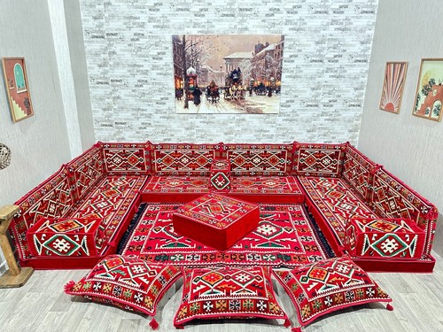 Shaped arabic corner - arabic, majlis