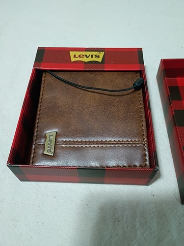 Levi brown bifold wallet new - levi's,
