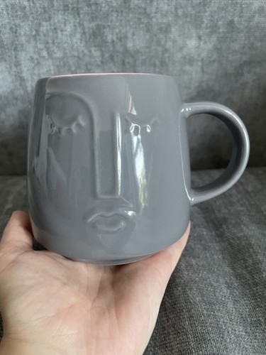 Grey face mug - 3d,
