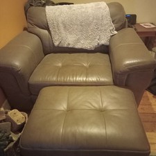 Large Snuggle Seat + Poofy