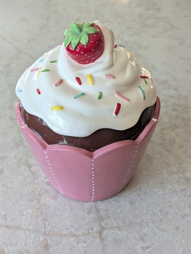 Pink white cupcake w - &,