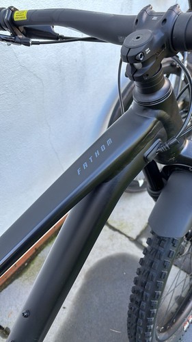 Giant mountain bike - giant,