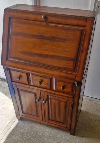 Ducal victoria pine bureau - victoria,